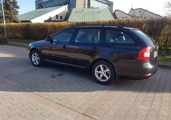 Skoda Octavia cena 18500 przebieg: 165000, rok produkcji 2009 z Wrocław małe 172